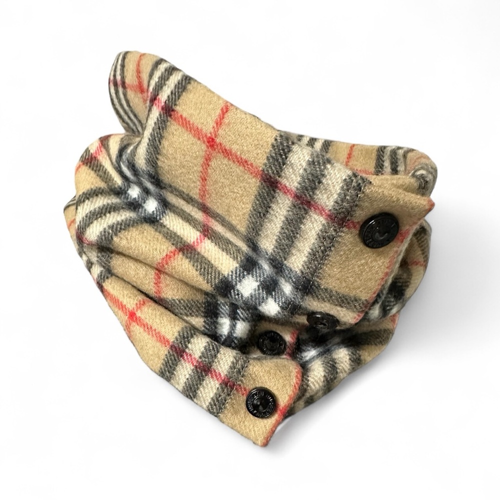 Burberry Vintage Check Snood in Tan and Black - Picture 7 of 16